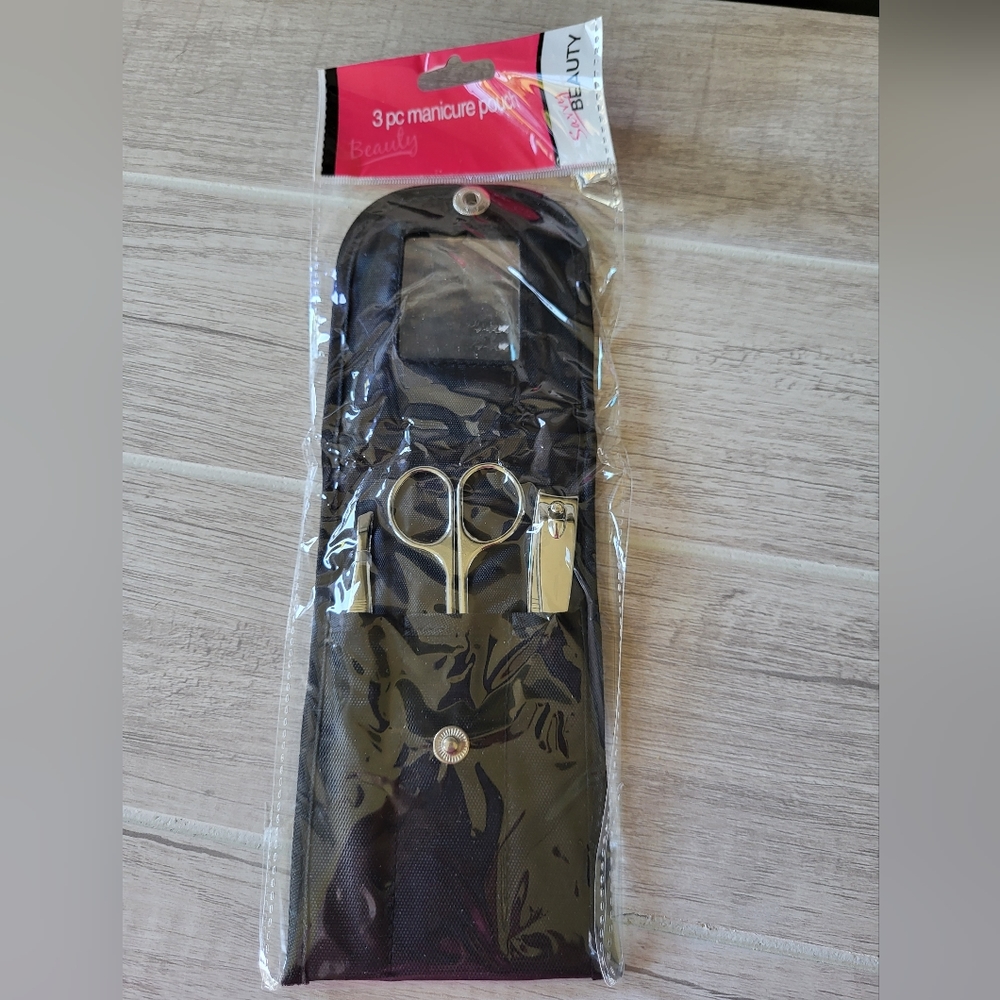 3 Piece Manicure Set Travel Home with‎ Pouch and Mirror